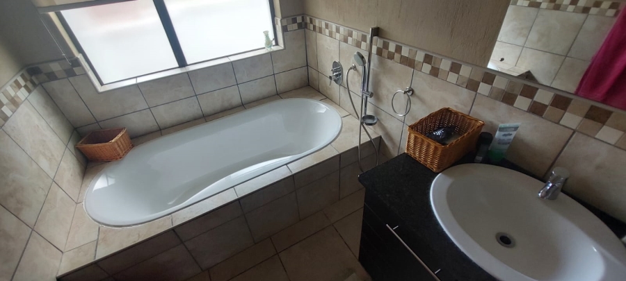 3 Bedroom Property for Sale in Elawini Lifestyle Estate Mpumalanga