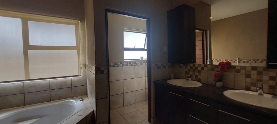 3 Bedroom Property for Sale in Elawini Lifestyle Estate Mpumalanga