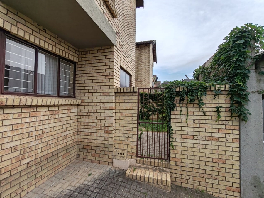 2 Bedroom Property for Sale in Stonehenge Ext 1 Mpumalanga