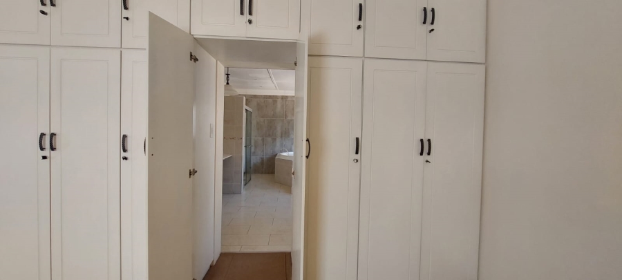 5 Bedroom Property for Sale in Sonheuwel Mpumalanga