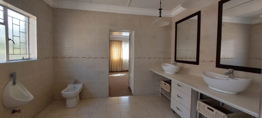 5 Bedroom Property for Sale in Sonheuwel Mpumalanga