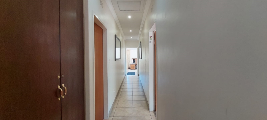 5 Bedroom Property for Sale in Sonheuwel Mpumalanga