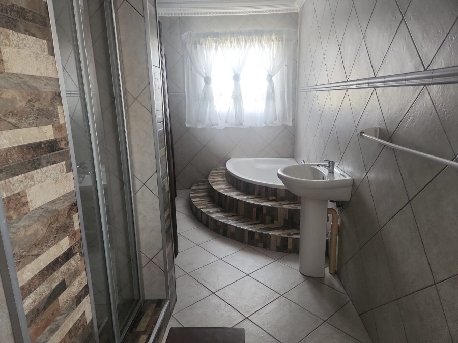 4 Bedroom Property for Sale in Standerton Mpumalanga