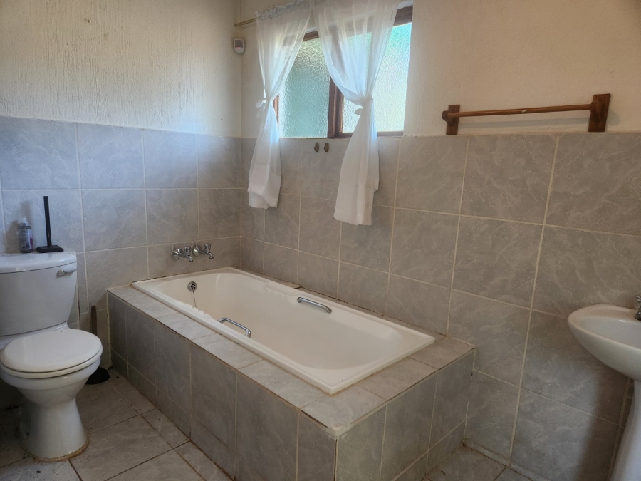 2 Bedroom Property for Sale in White River Estates Mpumalanga