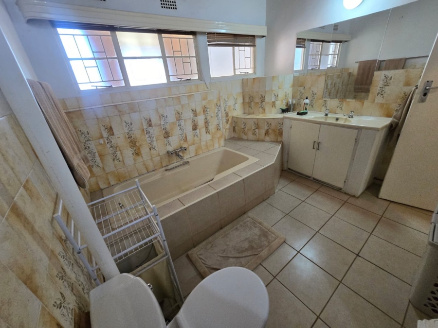 5 Bedroom Property for Sale in White River Rural Mpumalanga