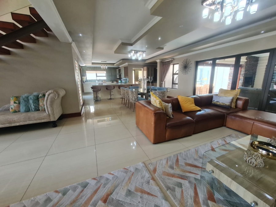 5 Bedroom Property for Sale in Elawini Lifestyle Estate Mpumalanga