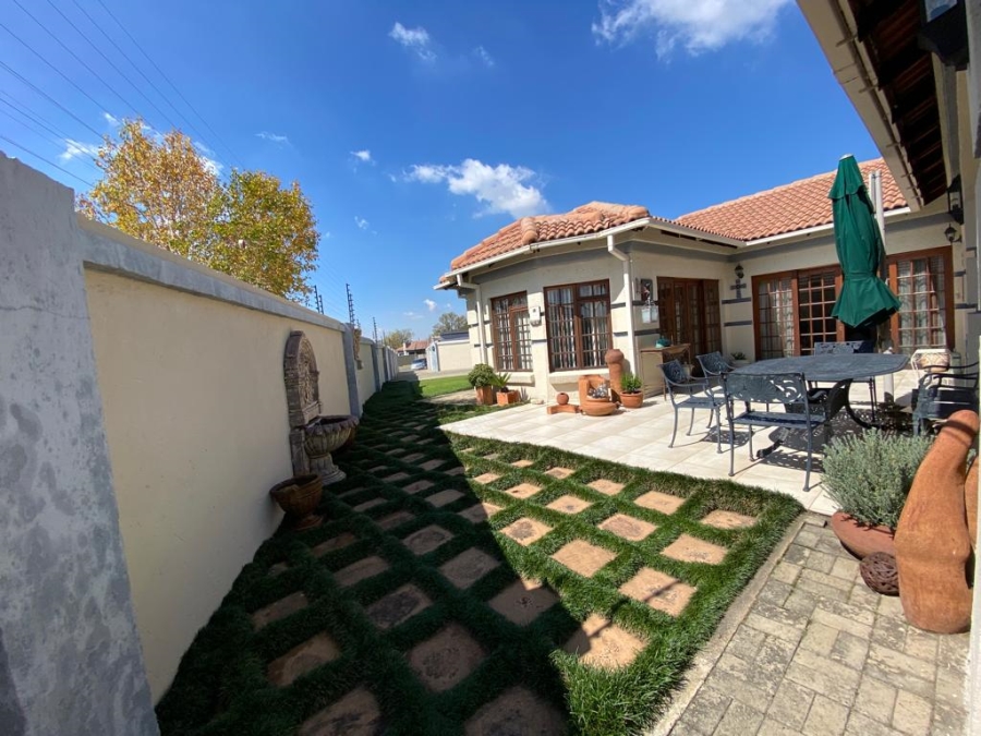 2 Bedroom Property for Sale in Standerton Mpumalanga