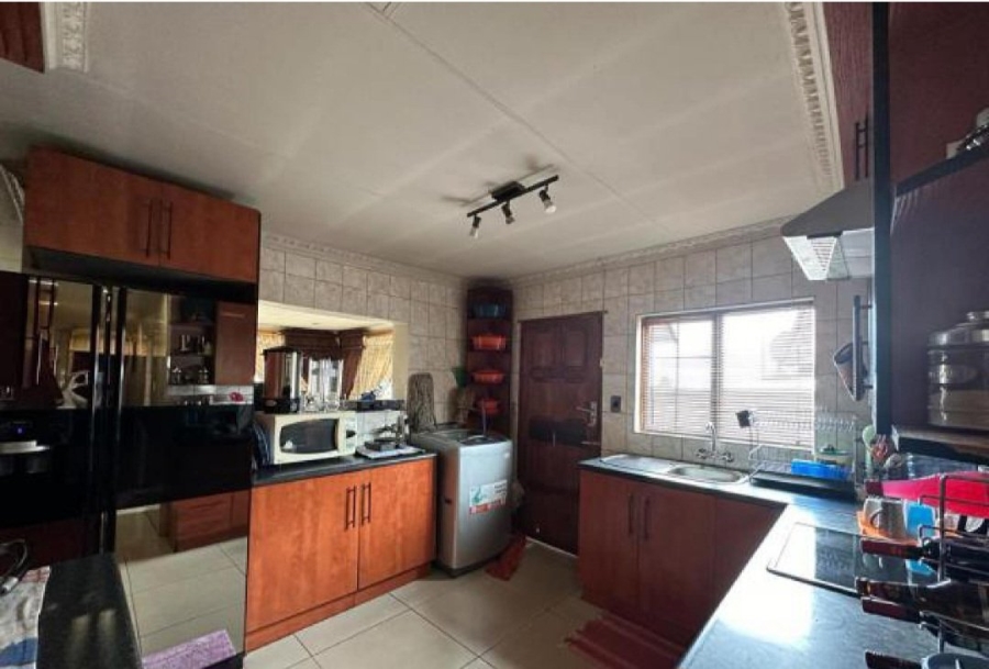 4 Bedroom Property for Sale in Mhluzi Mpumalanga