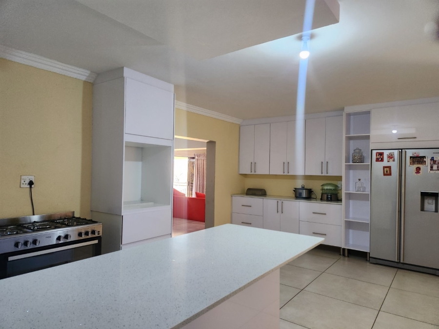 6 Bedroom Property for Sale in White River Estates Mpumalanga