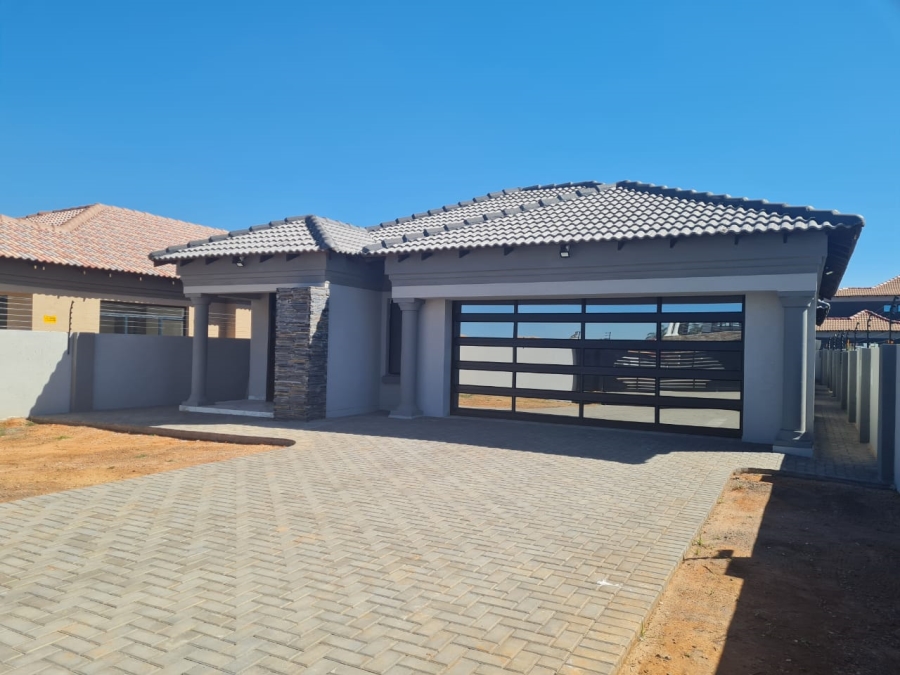 4 Bedroom Property for Sale in Aerorand Mpumalanga