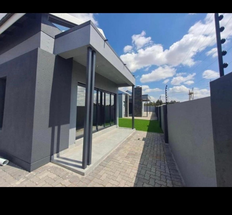 3 Bedroom Property for Sale in Aerorand Mpumalanga