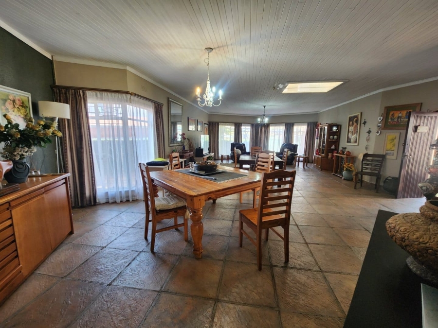 7 Bedroom Property for Sale in White River Ext 1 Mpumalanga