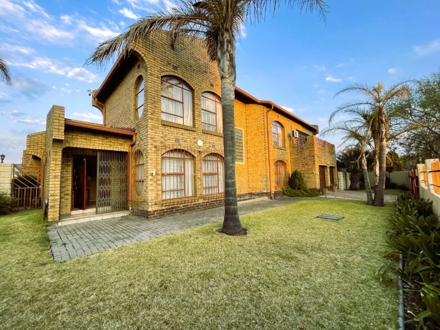 5 Bedroom Property for Sale in Noordrand Mpumalanga