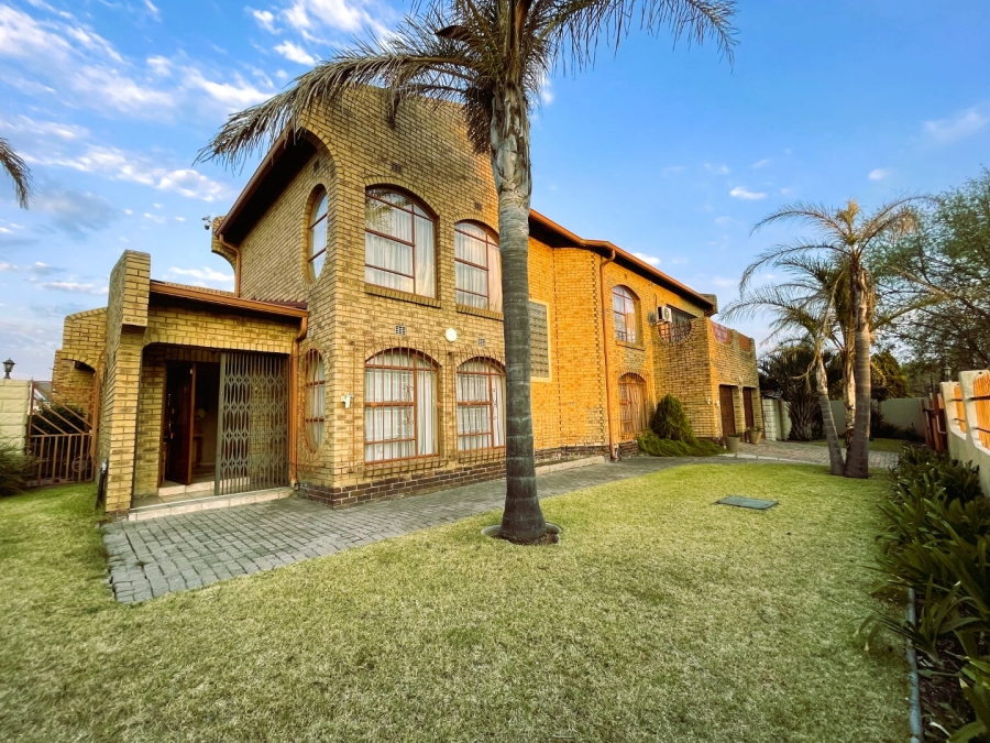 5 Bedroom Property for Sale in Noordrand Mpumalanga