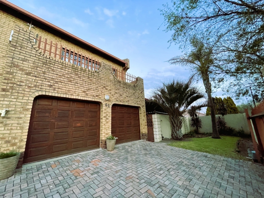 5 Bedroom Property for Sale in Noordrand Mpumalanga