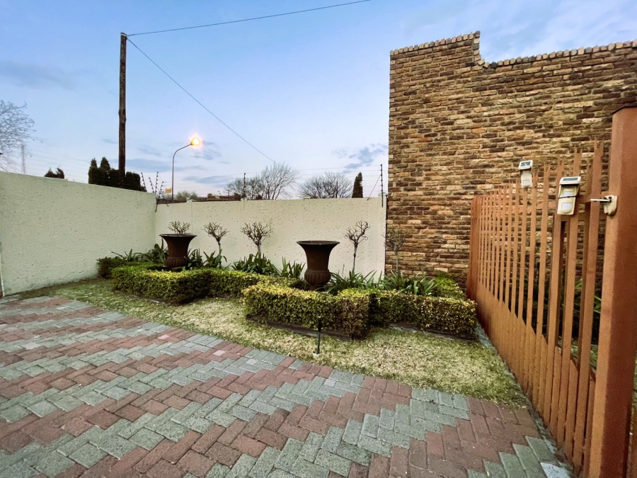 5 Bedroom Property for Sale in Noordrand Mpumalanga