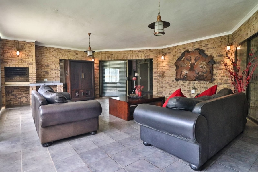 5 Bedroom Property for Sale in White River Estates Mpumalanga