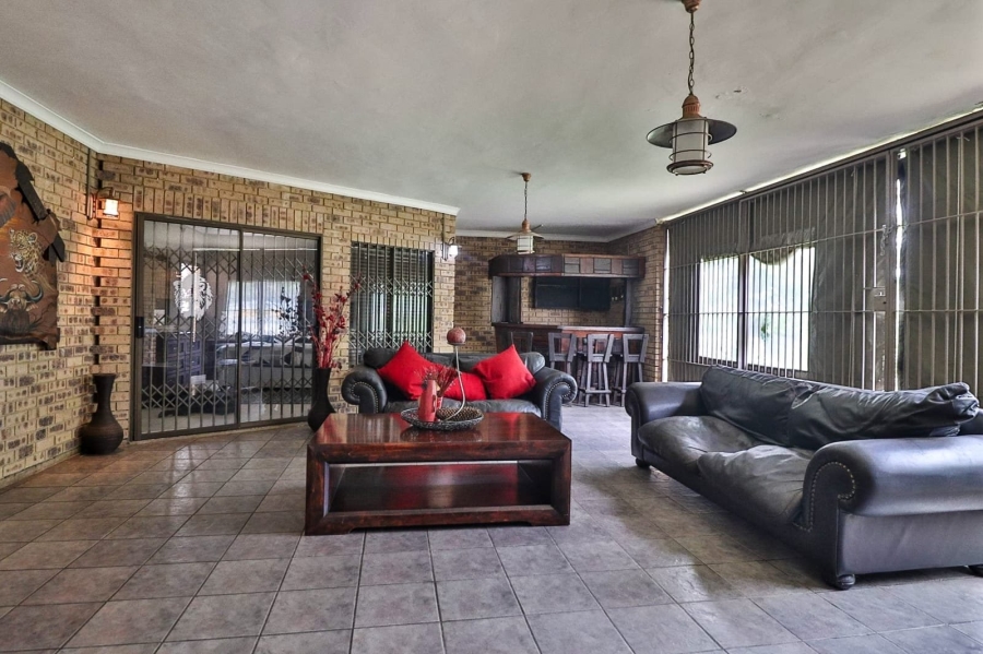 5 Bedroom Property for Sale in White River Estates Mpumalanga