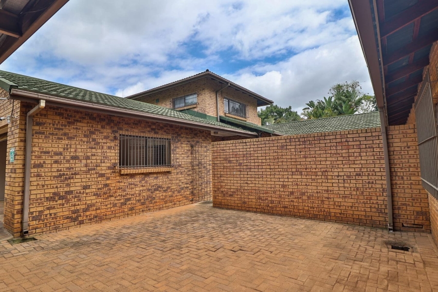 5 Bedroom Property for Sale in White River Estates Mpumalanga