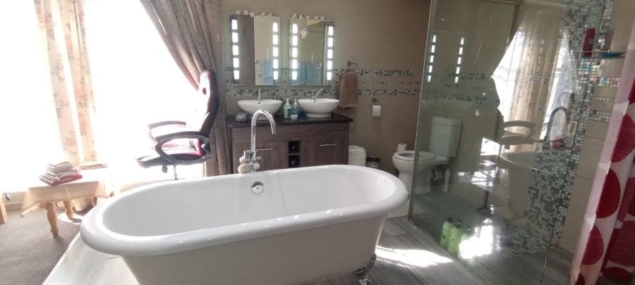 4 Bedroom Property for Sale in Kruinpark Mpumalanga