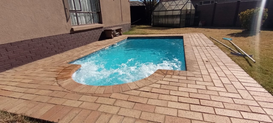 4 Bedroom Property for Sale in Kruinpark Mpumalanga