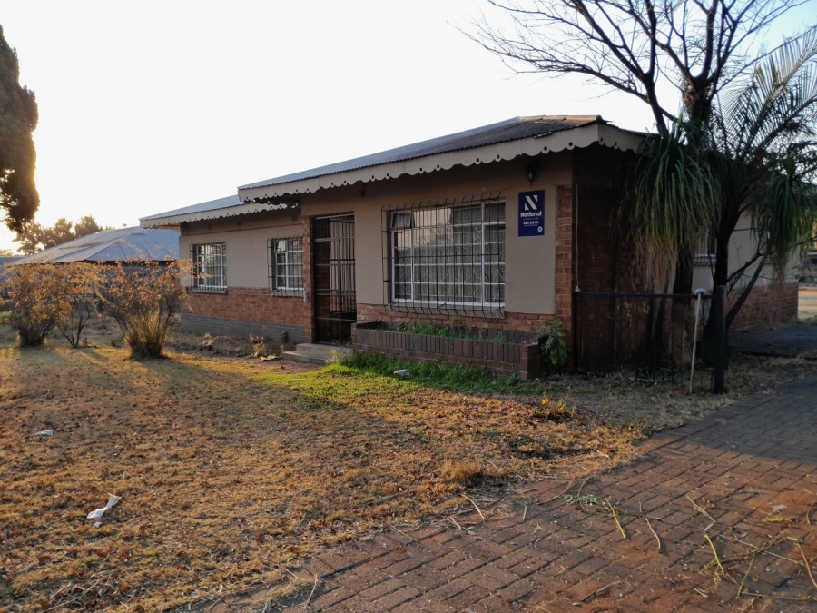 5 Bedroom Property for Sale in Witbank Ext 5 Mpumalanga