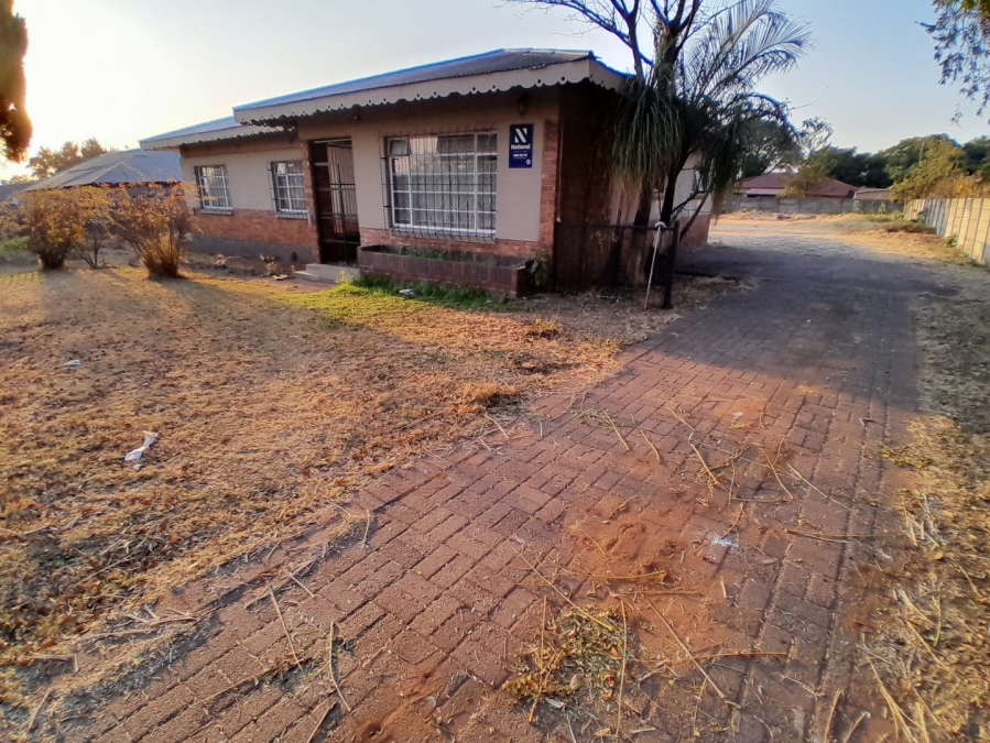 5 Bedroom Property for Sale in Witbank Ext 5 Mpumalanga