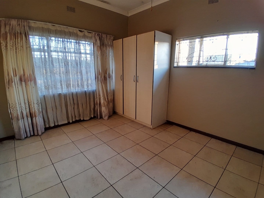 5 Bedroom Property for Sale in Witbank Ext 5 Mpumalanga