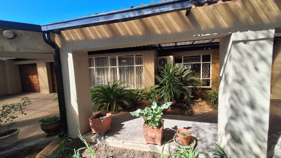 5 Bedroom Property for Sale in Secunda Mpumalanga