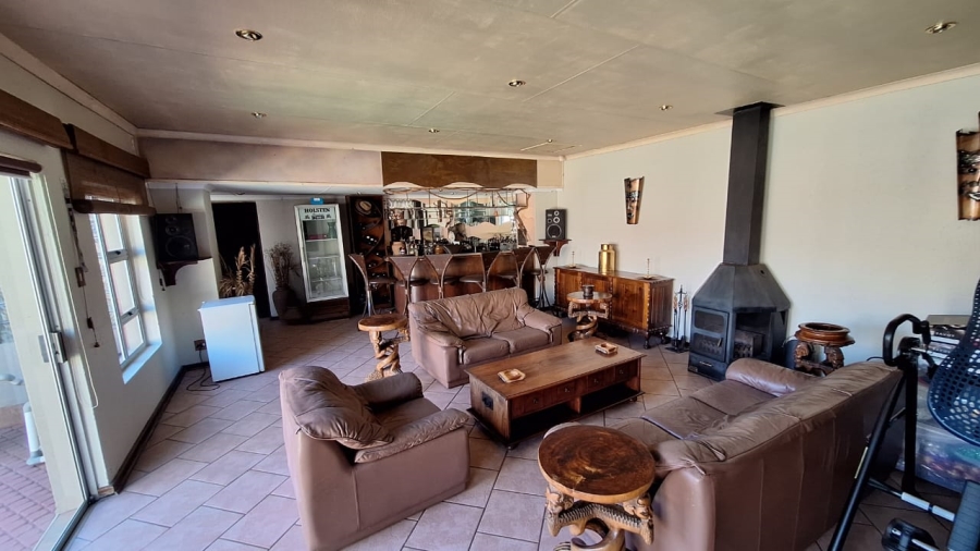 5 Bedroom Property for Sale in Secunda Mpumalanga