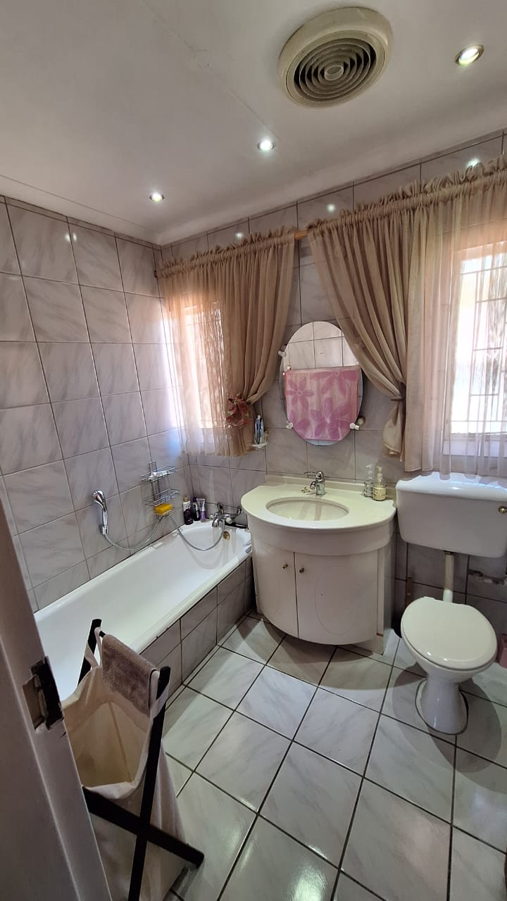 5 Bedroom Property for Sale in Secunda Mpumalanga