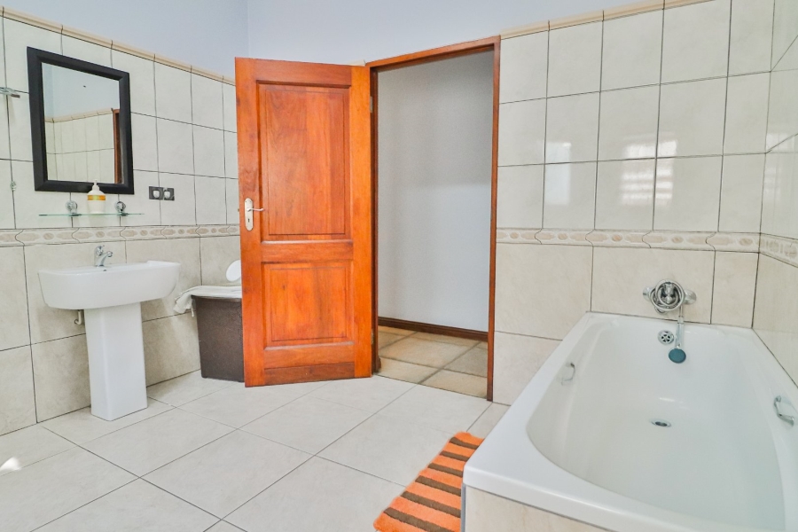 3 Bedroom Property for Sale in Sonheuwel Ext 1 Mpumalanga