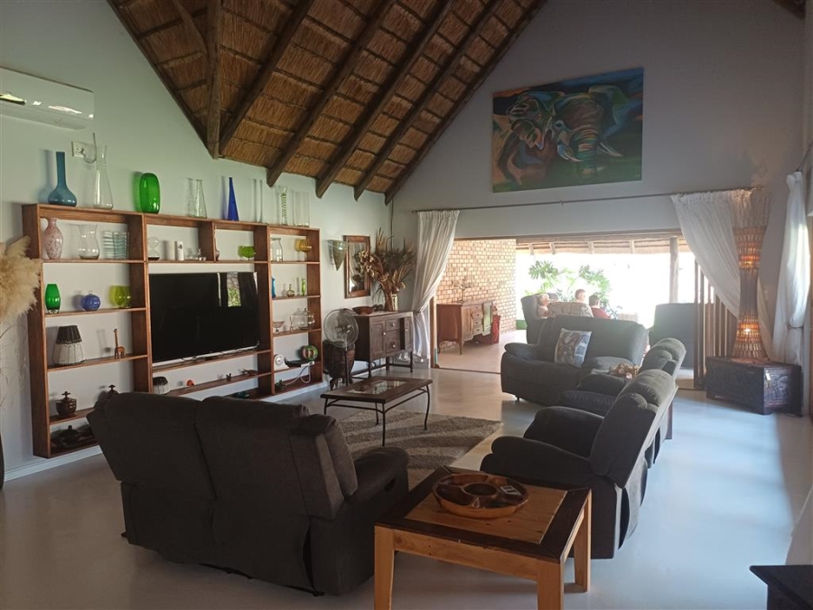 5 Bedroom Property for Sale in Marloth Park Mpumalanga