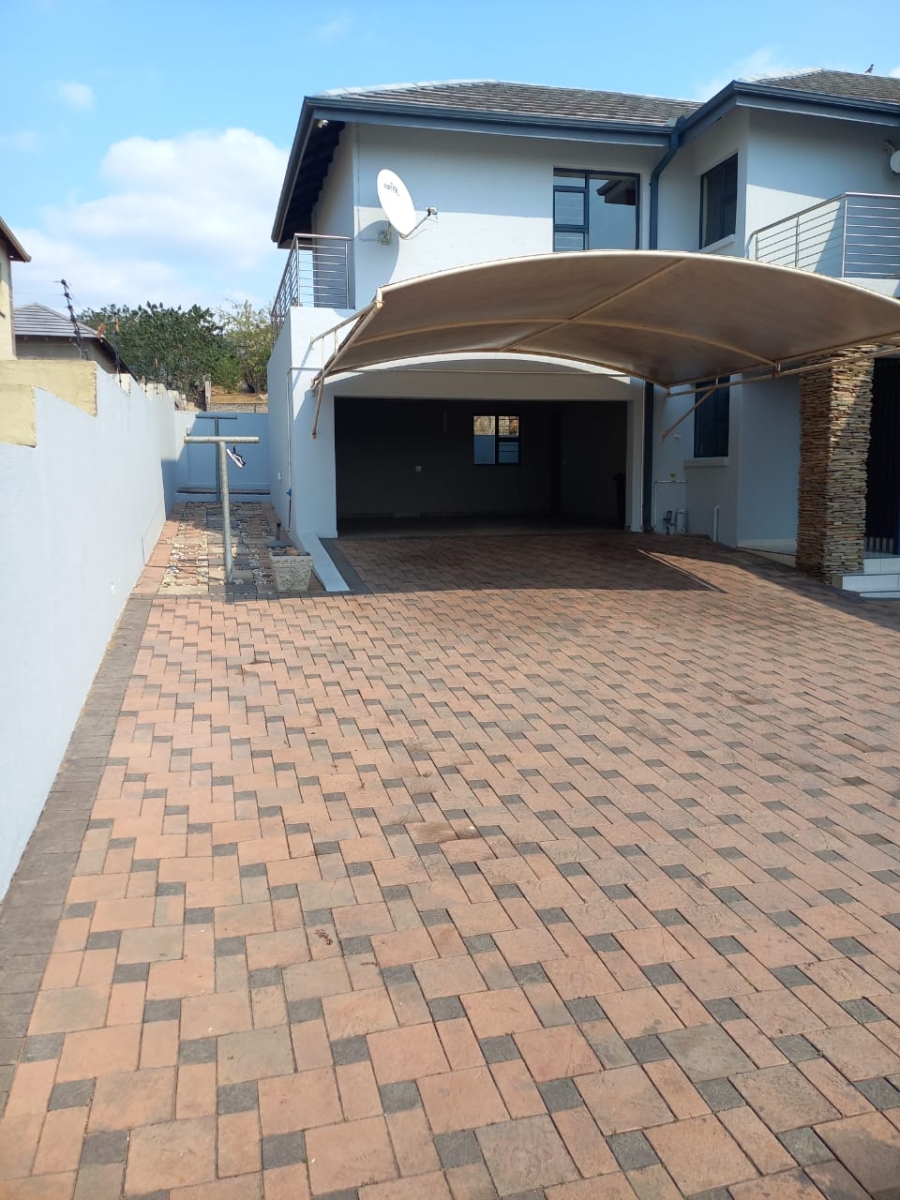 4 Bedroom Property for Sale in Elawini Lifestyle Estate Mpumalanga