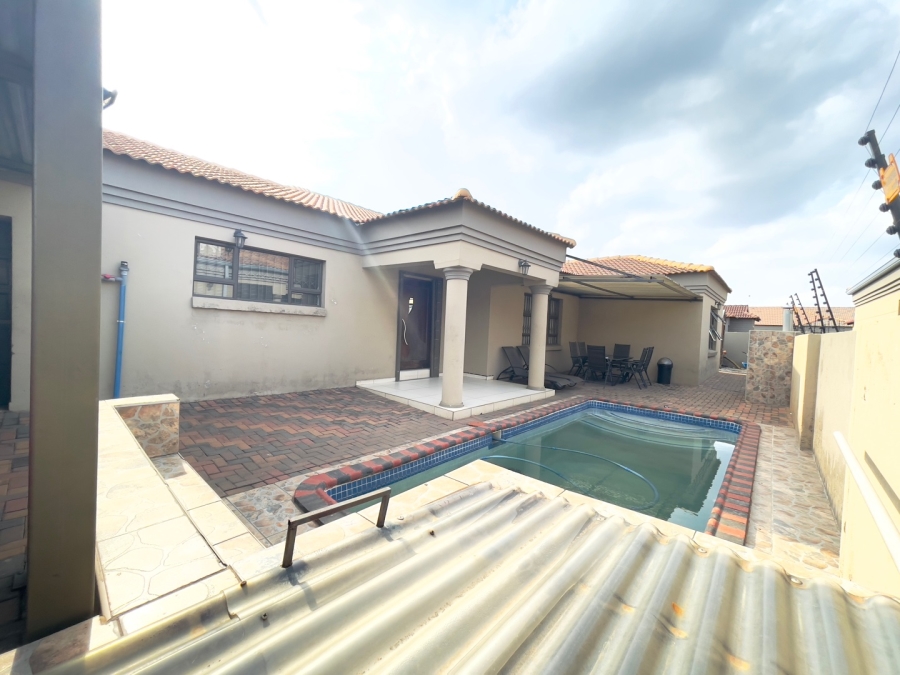 3 Bedroom Property for Sale in Aerorand Mpumalanga