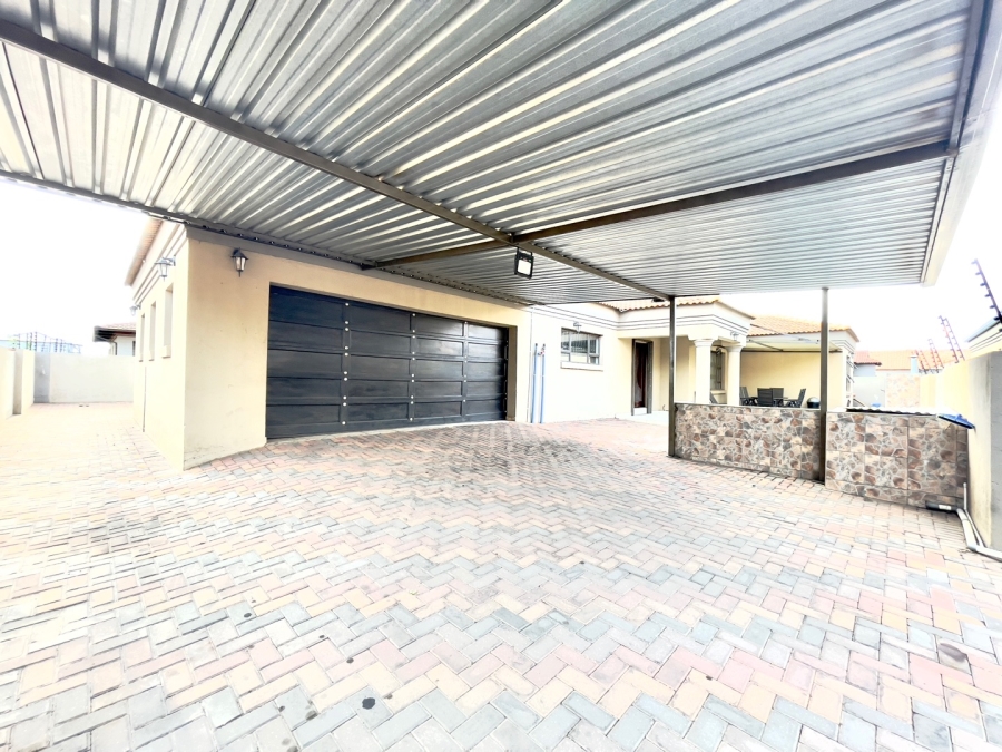 3 Bedroom Property for Sale in Aerorand Mpumalanga