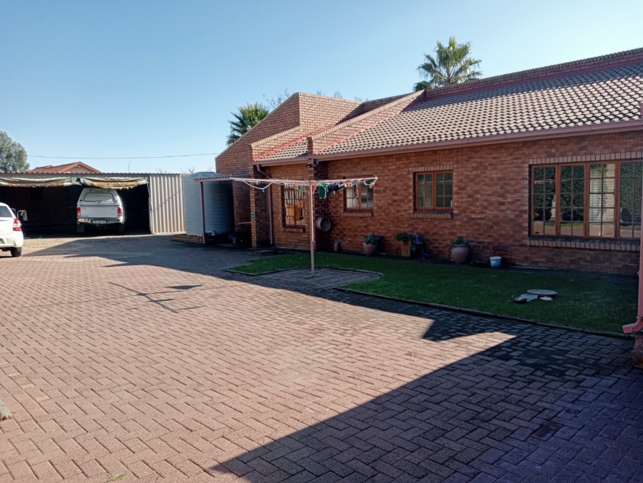 5 Bedroom Property for Sale in Kinross Mpumalanga