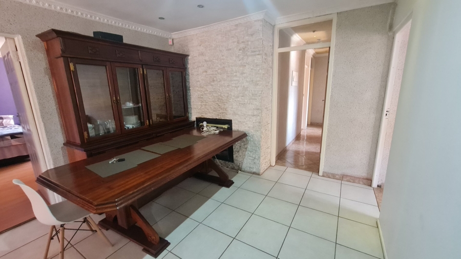 5 Bedroom Property for Sale in Cosmosrand Mpumalanga