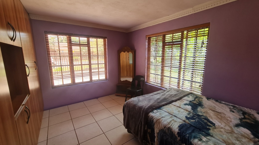 5 Bedroom Property for Sale in Cosmosrand Mpumalanga