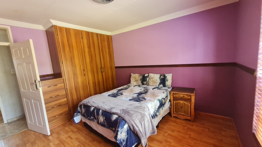 5 Bedroom Property for Sale in Cosmosrand Mpumalanga