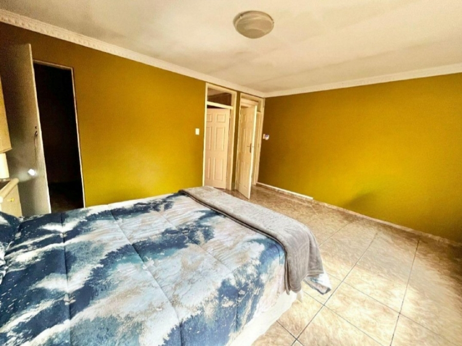 5 Bedroom Property for Sale in Cosmosrand Mpumalanga