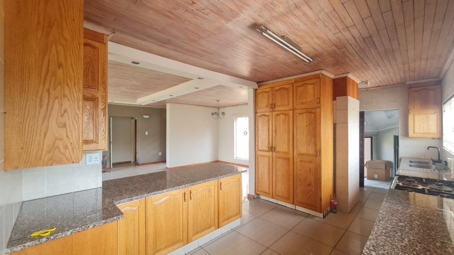 5 Bedroom Property for Sale in Secunda Mpumalanga