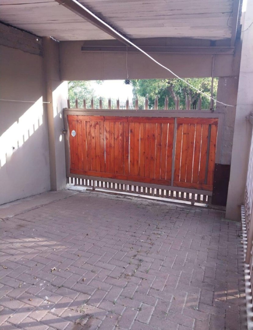 5 Bedroom Property for Sale in Secunda Mpumalanga