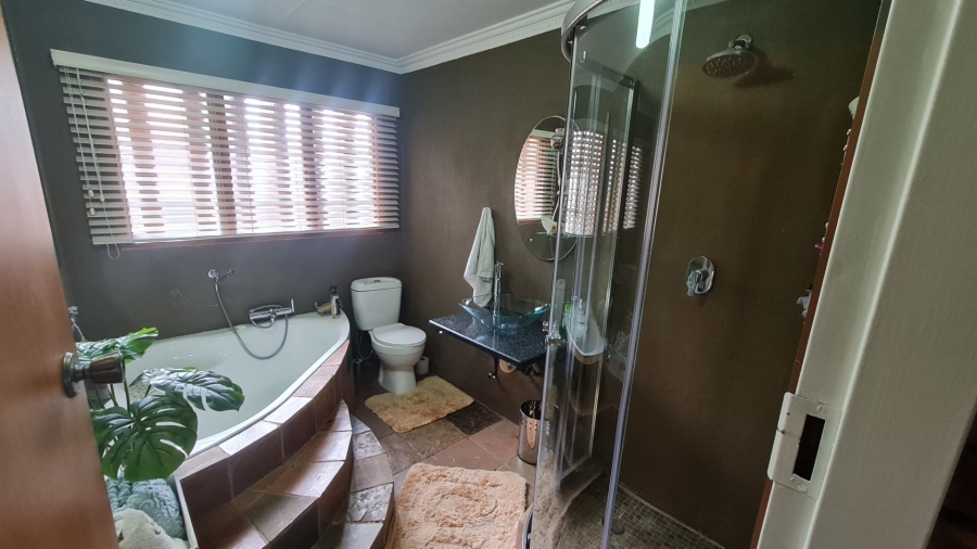 3 Bedroom Property for Sale in Cosmosrand Mpumalanga