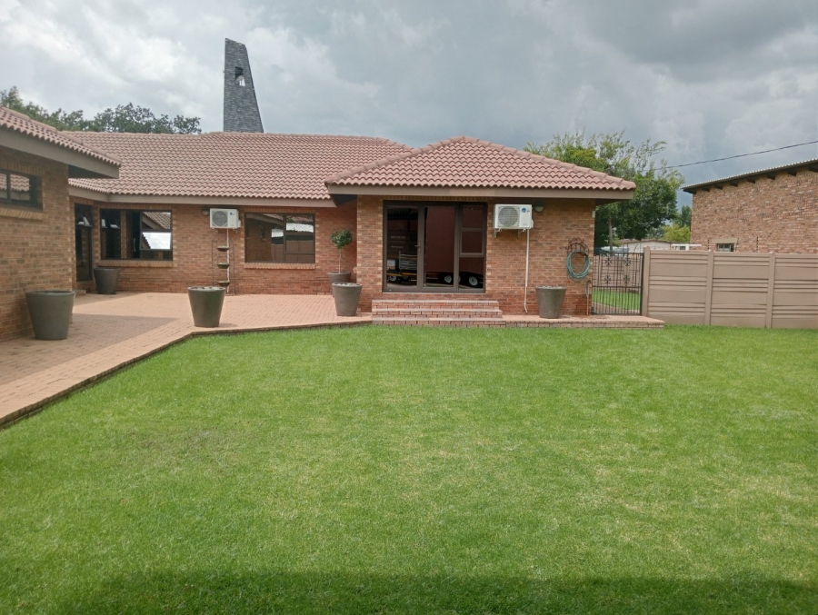 7 Bedroom Property for Sale in Kinross Mpumalanga