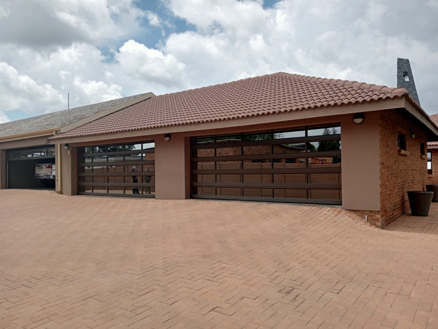 7 Bedroom Property for Sale in Kinross Mpumalanga