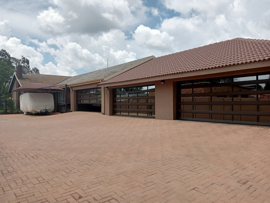 7 Bedroom Property for Sale in Kinross Mpumalanga