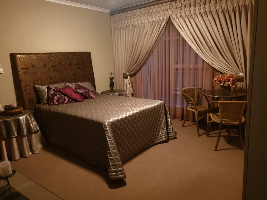 5 Bedroom Property for Sale in Noordrand Mpumalanga