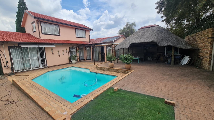 4 Bedroom Property for Sale in Cosmosrand Mpumalanga