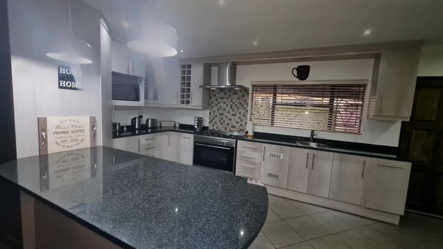 4 Bedroom Property for Sale in Kruinpark Mpumalanga